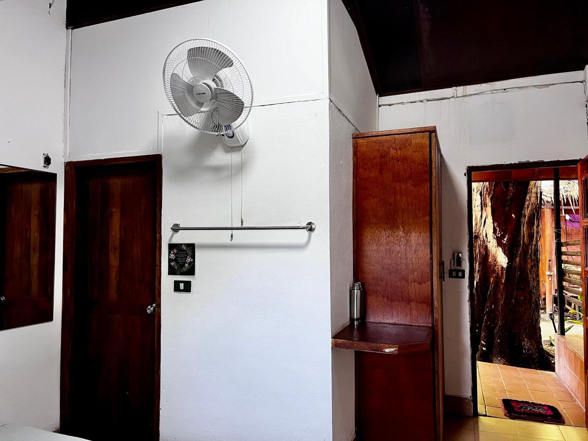 Adang Sea Divers & Eco Lodge Koh Lipe Exterior foto