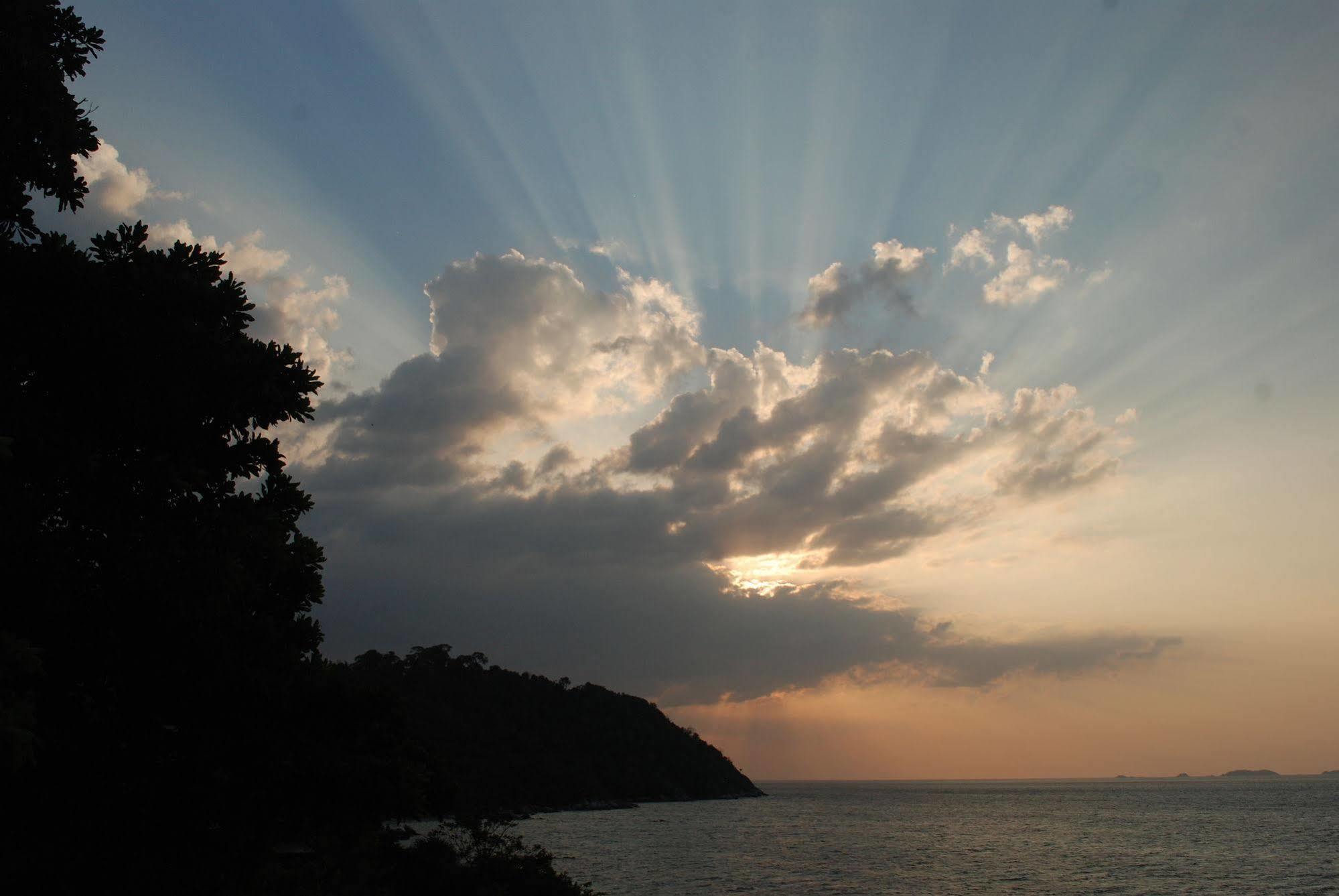 Adang Sea Divers & Eco Lodge Koh Lipe Exterior foto